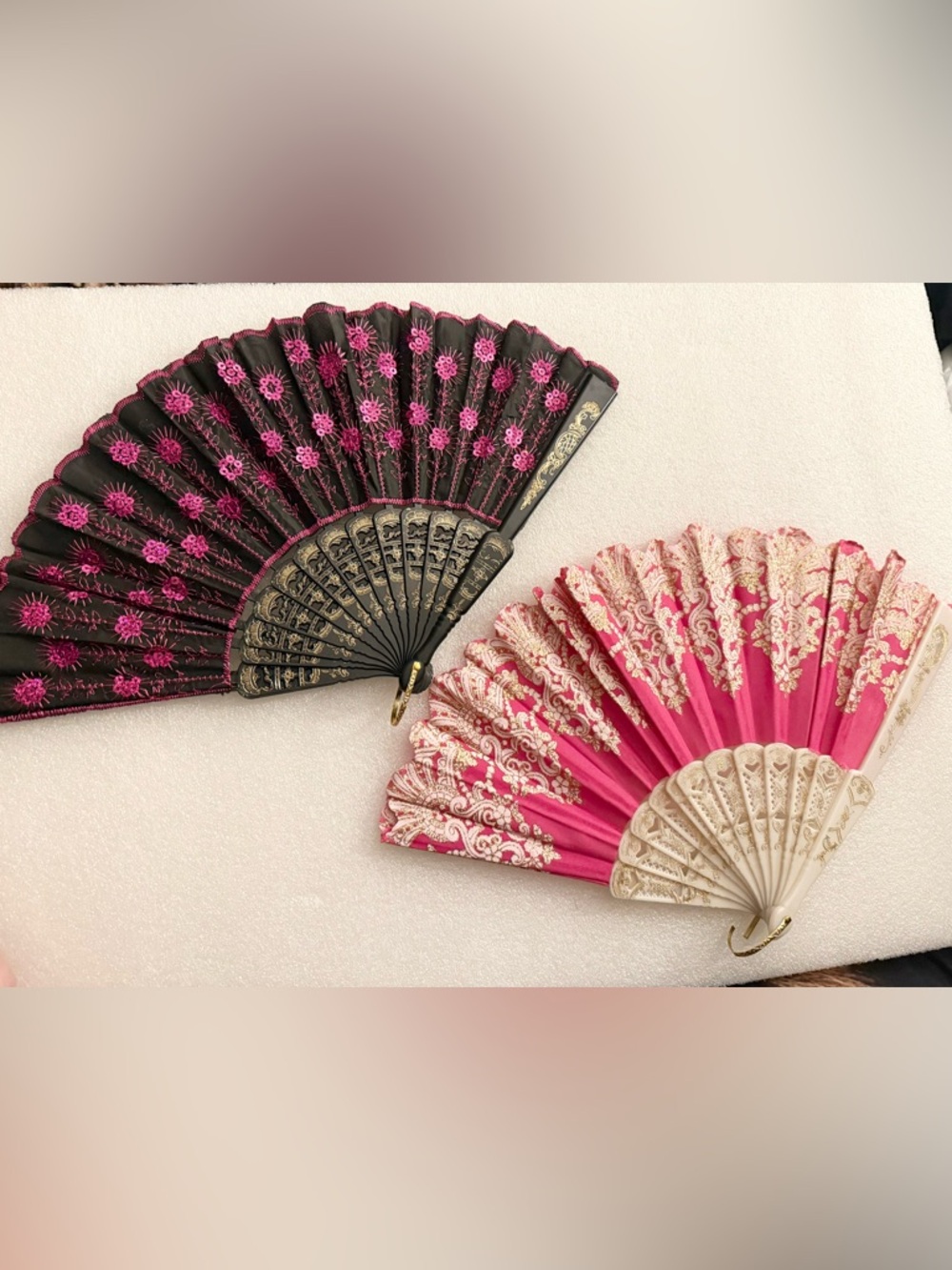 VINTAGE FLORAL hand fans 2 fans)